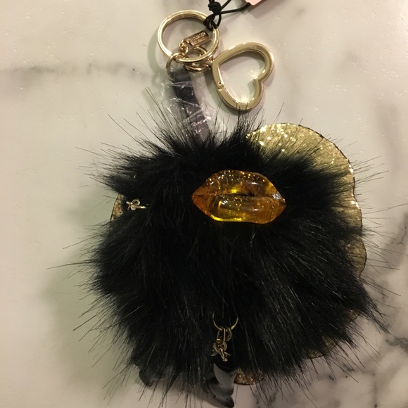 Victoria Secret keychain - Picture 3 of 4